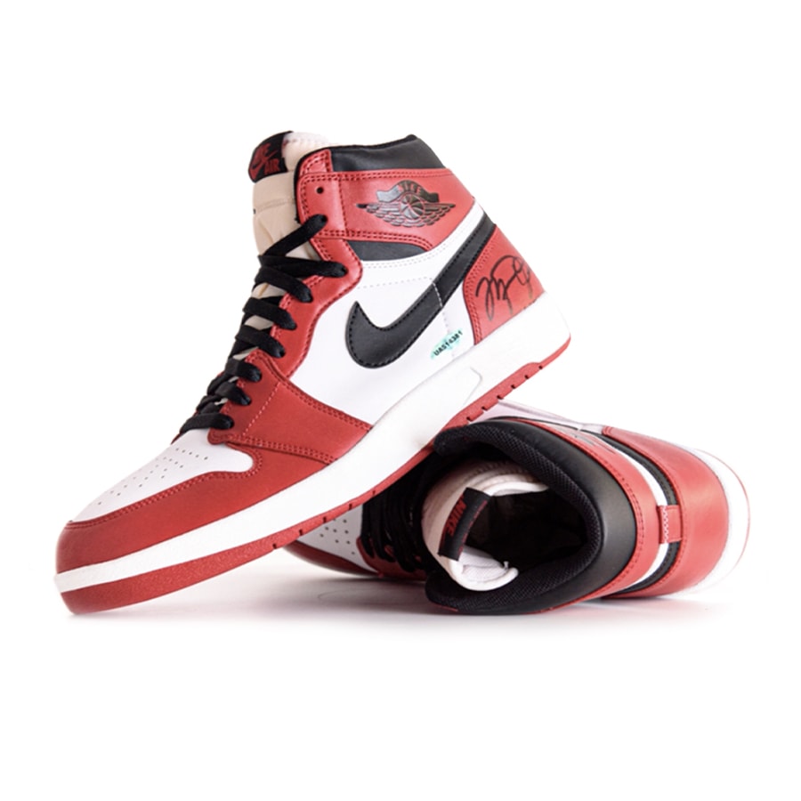 Michael Jordan Signed Jordan 1 Sneakers Chicago 'The Return' - Upper Deck UDA