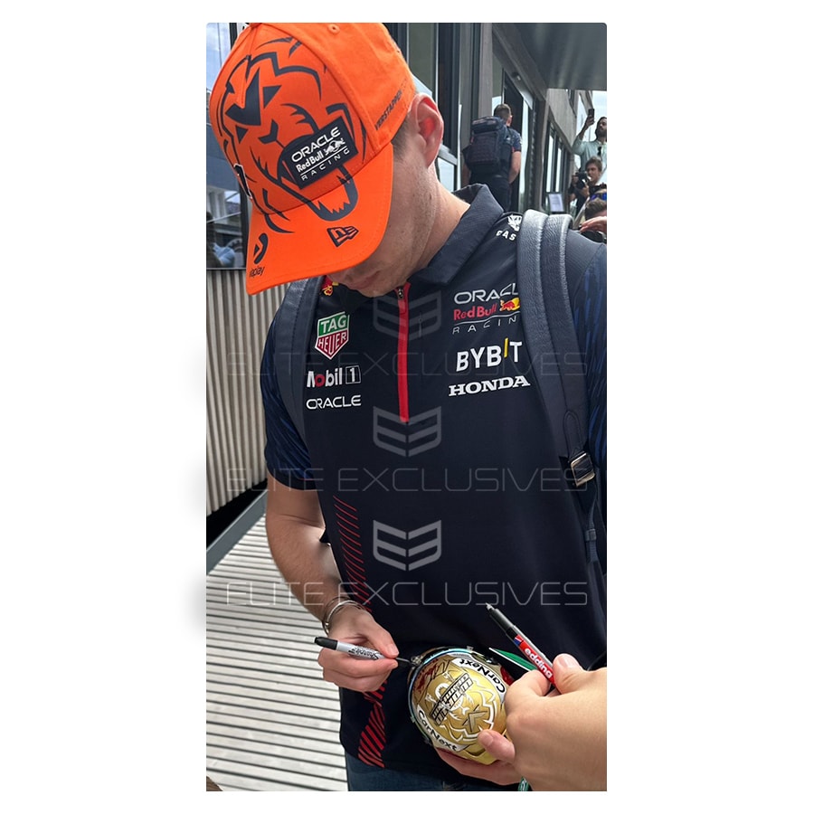 Max Verstappen Signed RBR 1/2 Scale Helmet 2022 World Champion - Gesigneerd