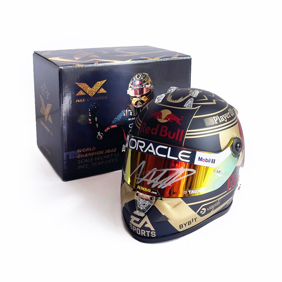 Max Verstappen Signed RBR 1/2 Scale Helmet 2023 World Champion - Gesigneerd